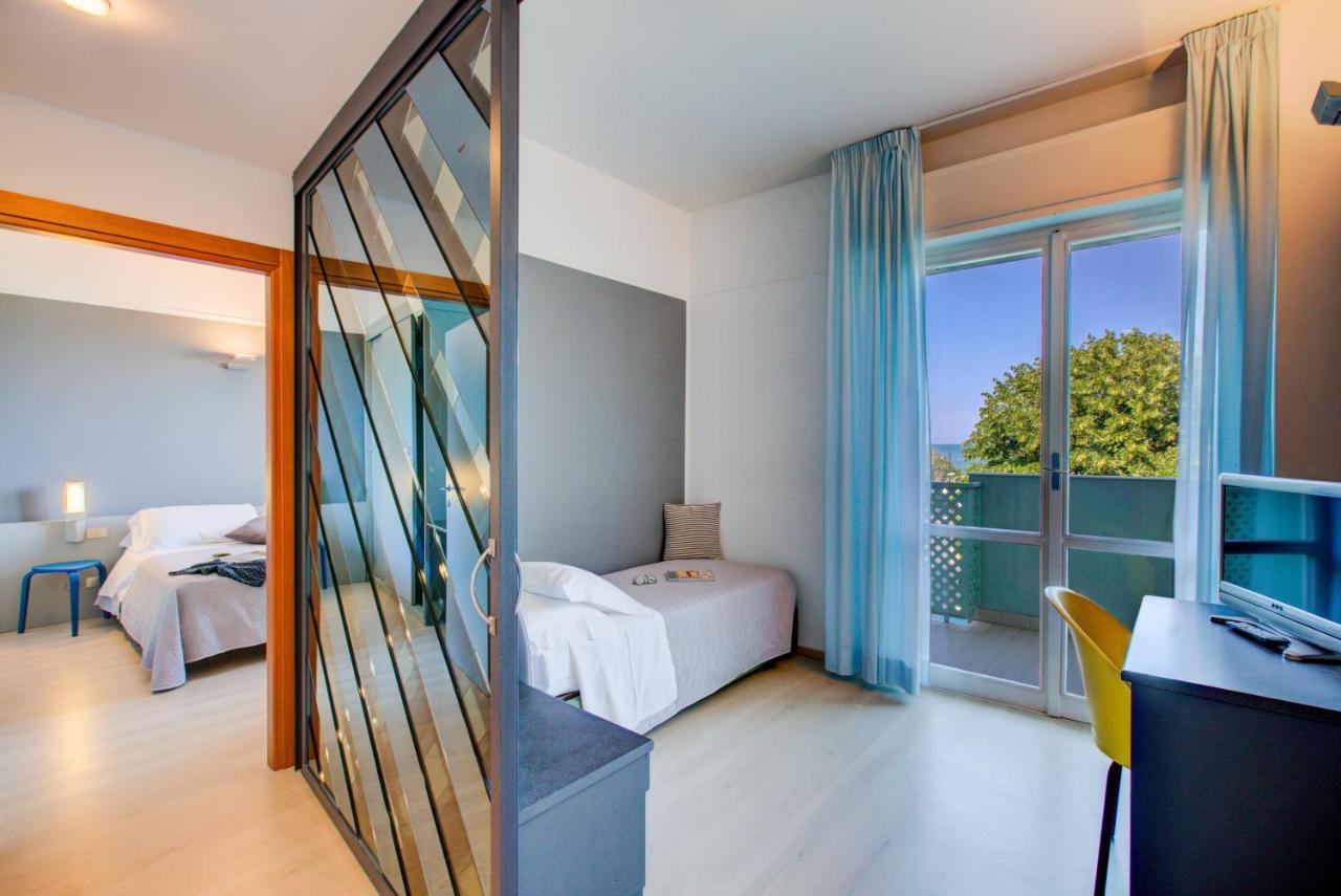 Hotel Ivano Rimini Exteriör bild