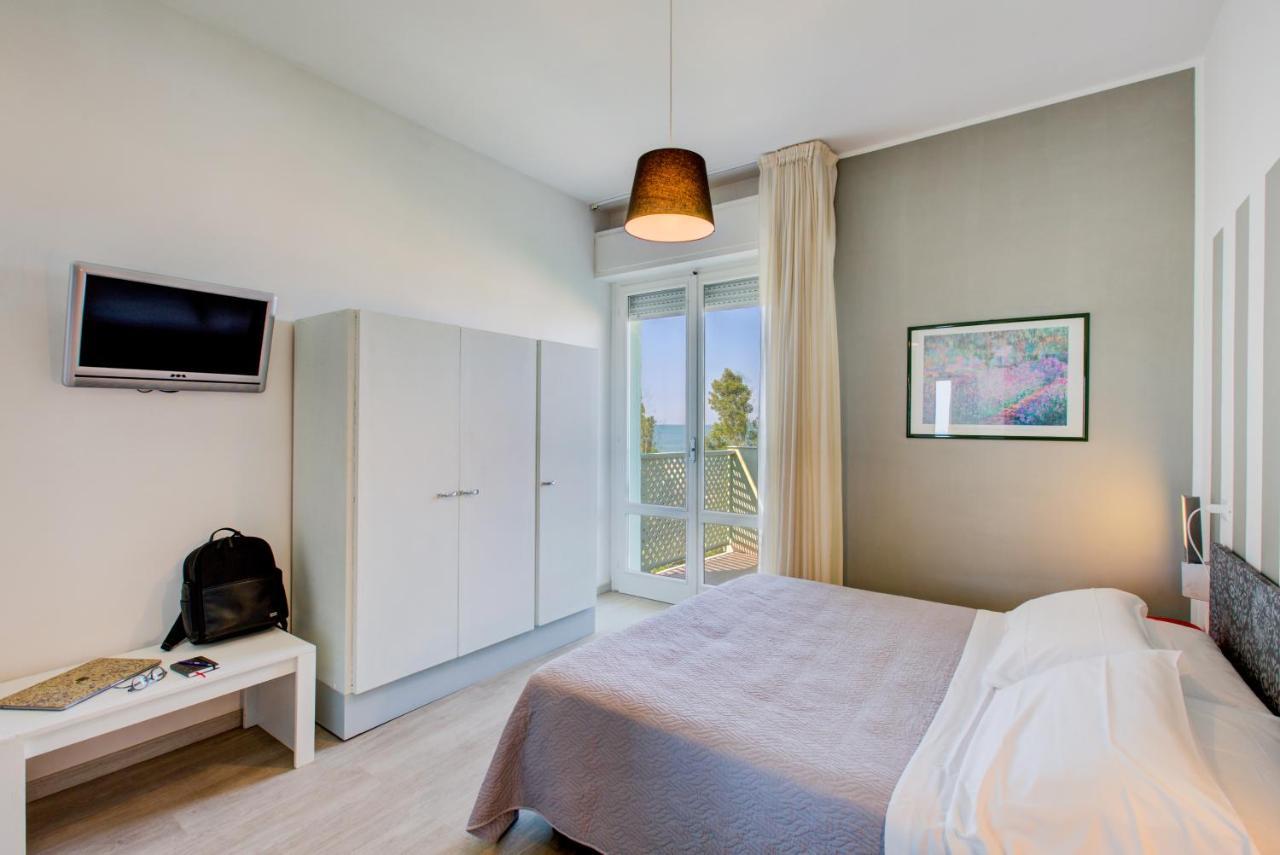 Hotel Ivano Rimini Exteriör bild