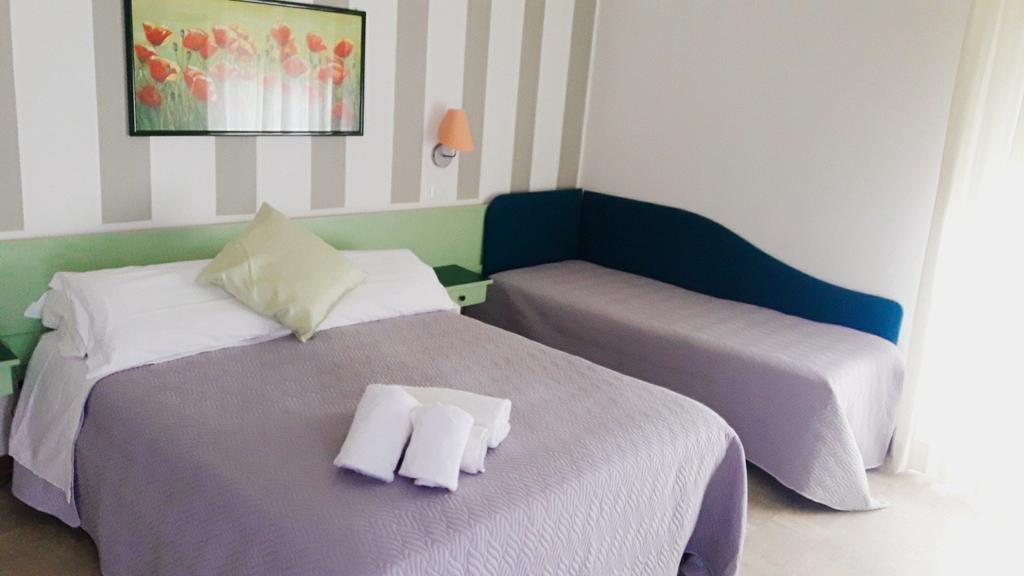 Hotel Ivano Rimini Exteriör bild